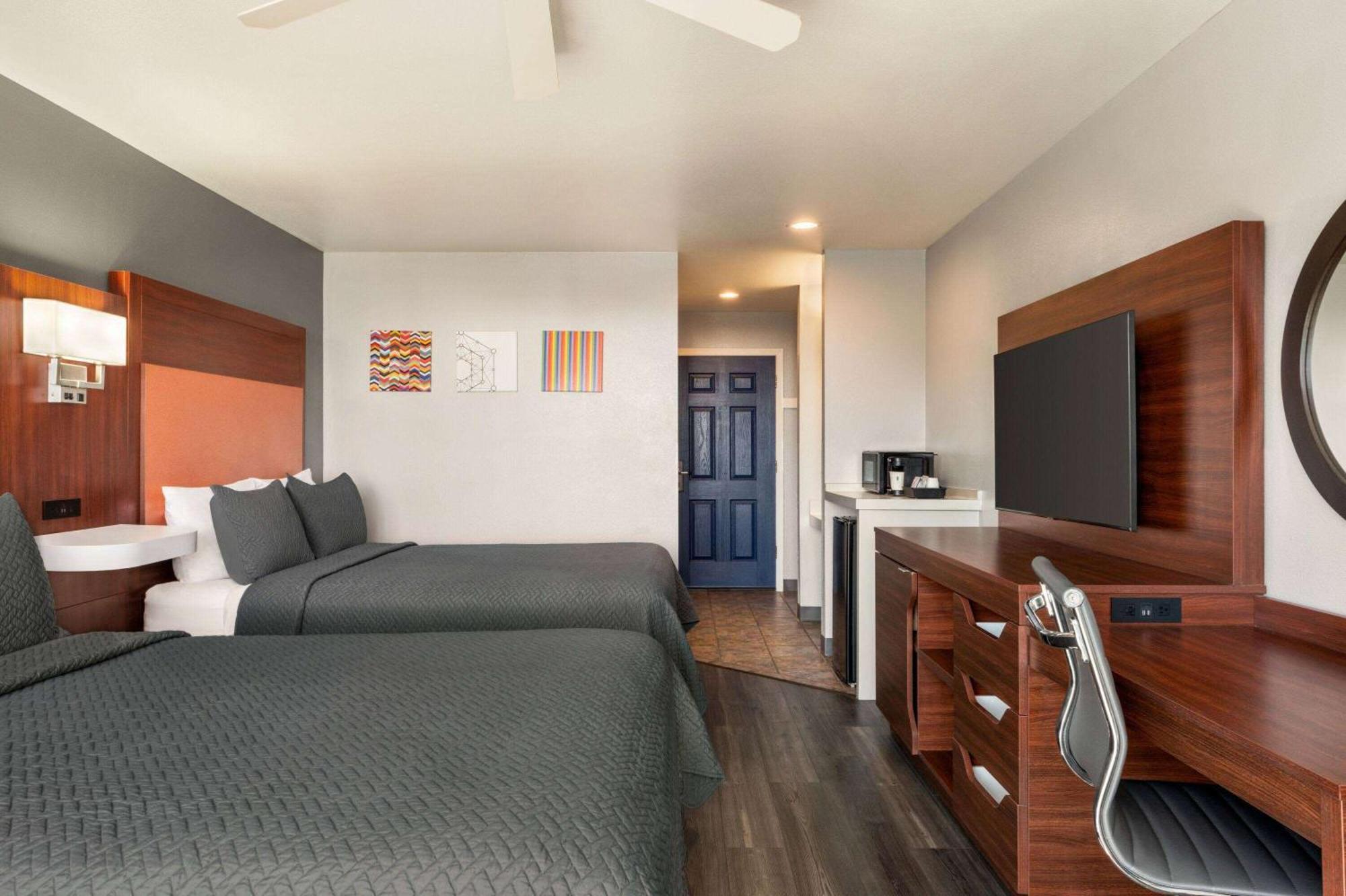 Travelodge By Wyndham 2*