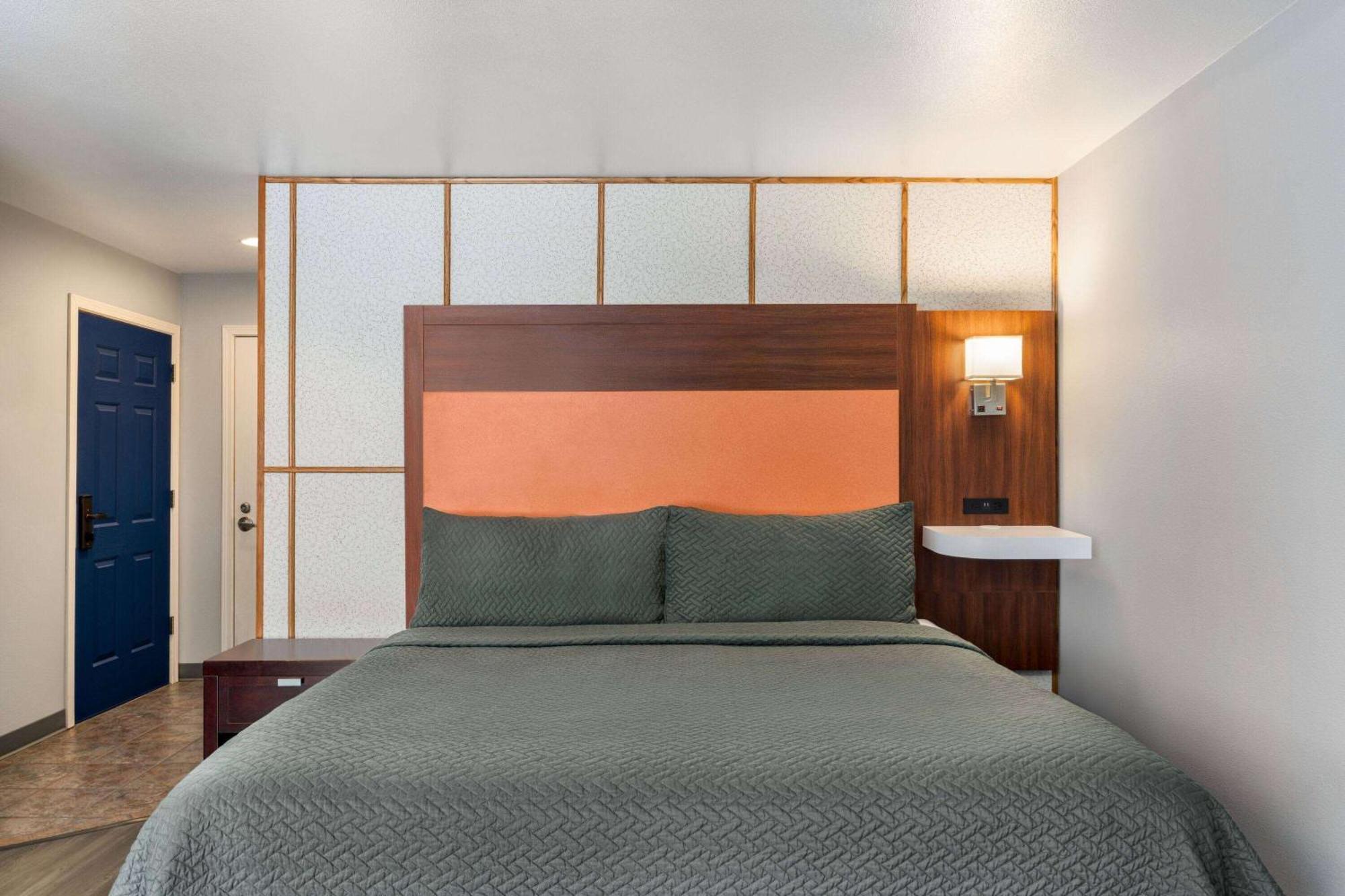 Travelodge By Wyndham 2*